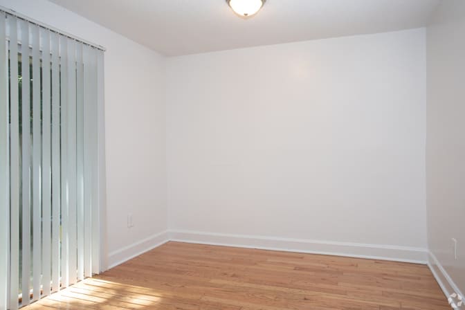 Liz's room