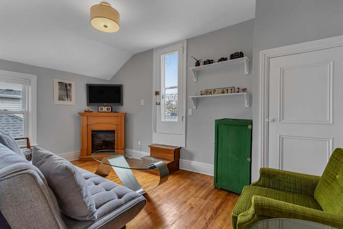 Geoff Howells's room
