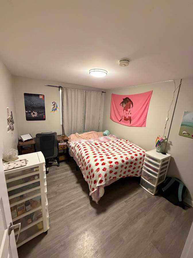 Cay's room