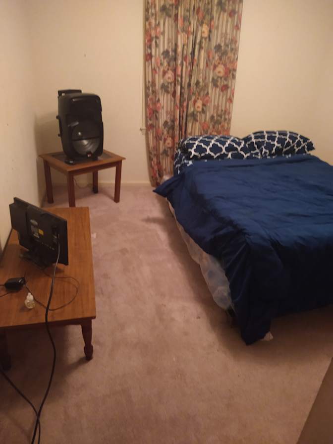 Alonza's room