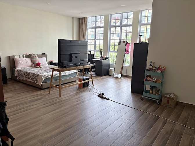 Alexis's room