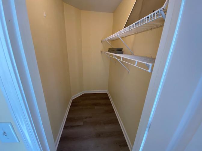 Alcove Rooms's room