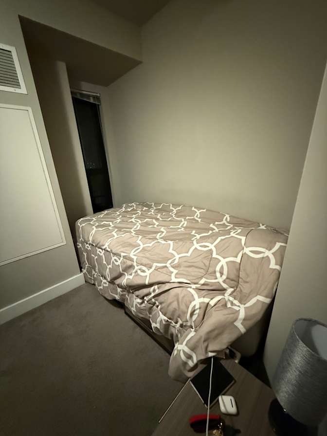 Omar Almahayri's room
