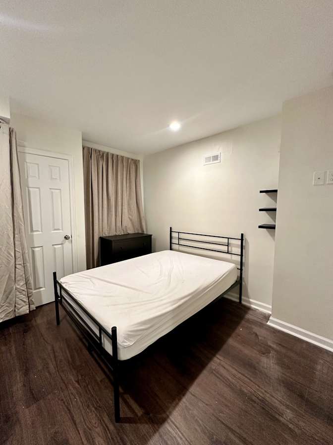 Isabella P's room