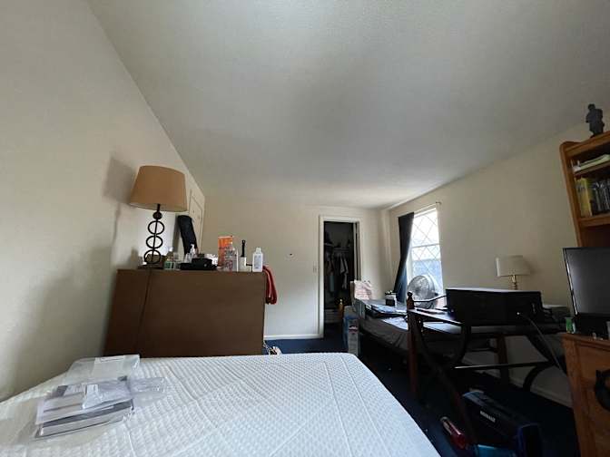 Alfredo's room