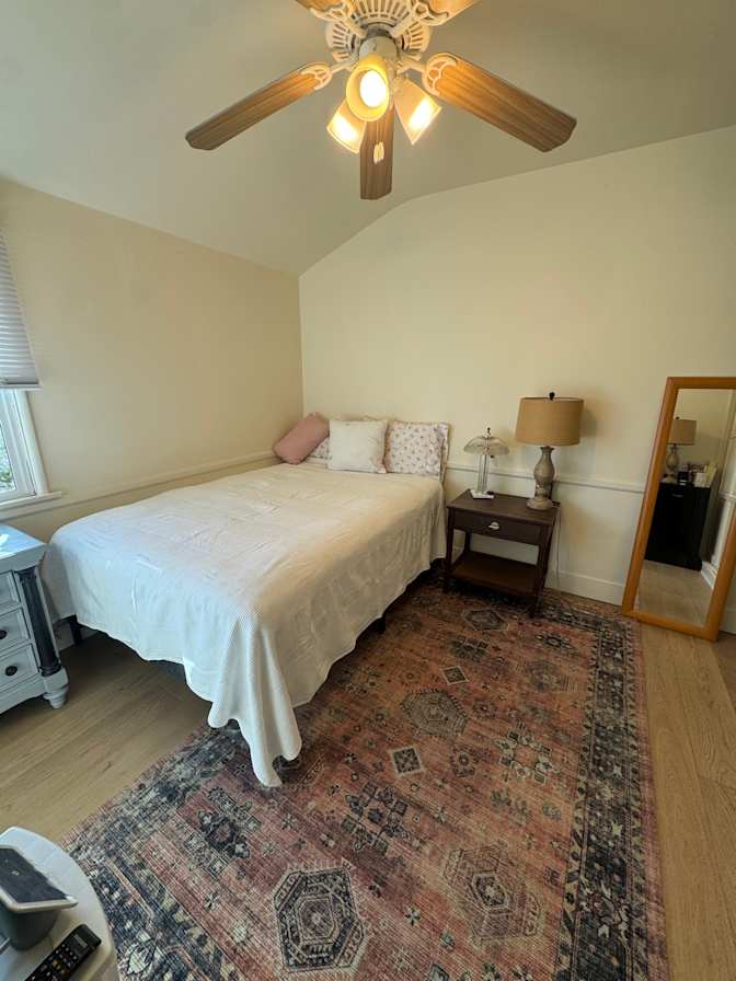 Anthony/Caroline's room