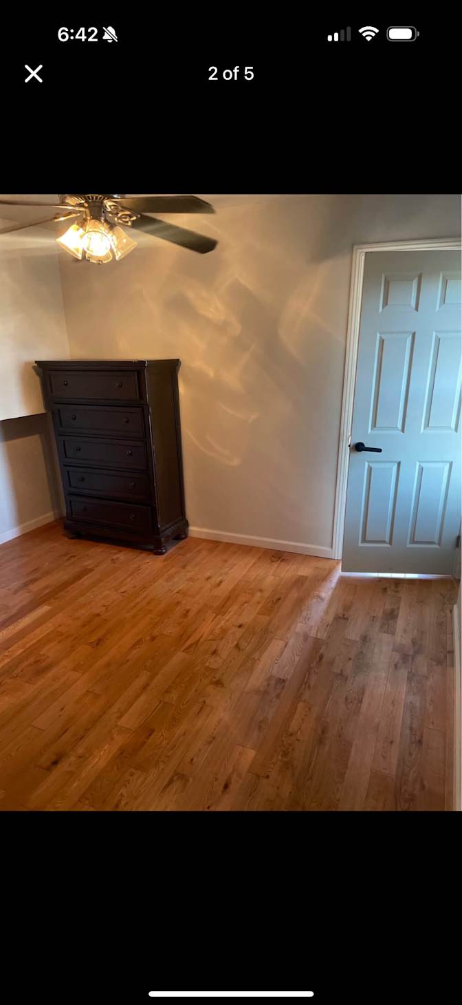 SANJNA's room
