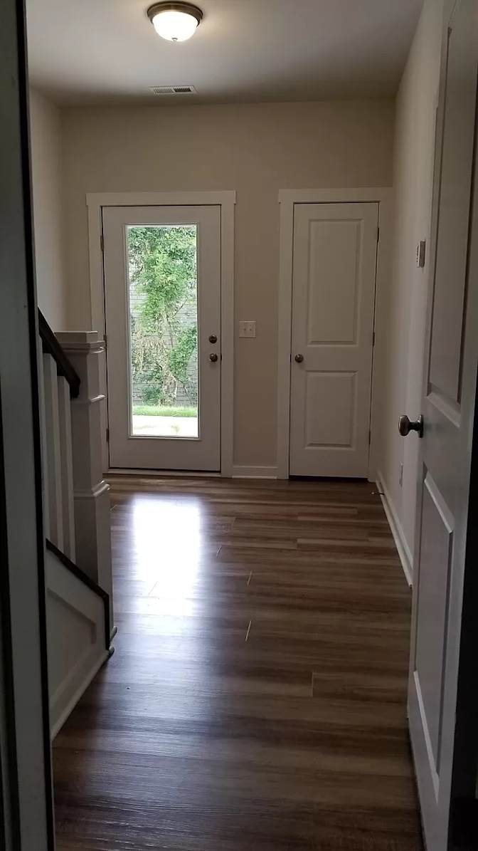 Alcove Rooms's room