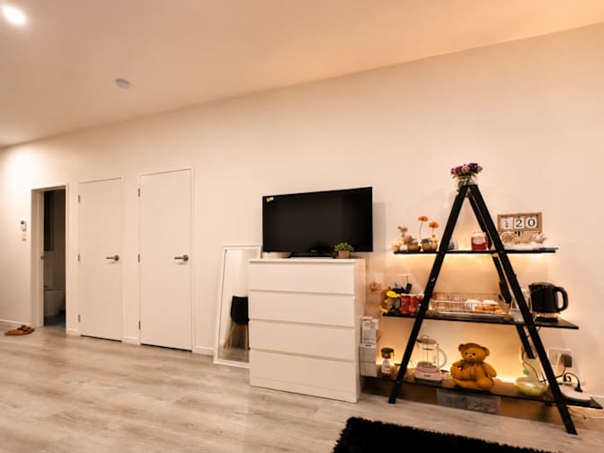 Miao's room