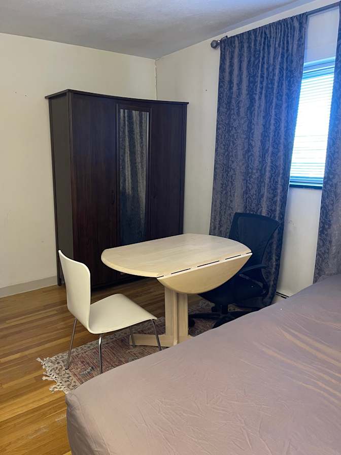 Ali's room