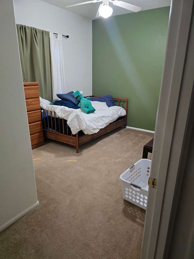 JBrax's room
