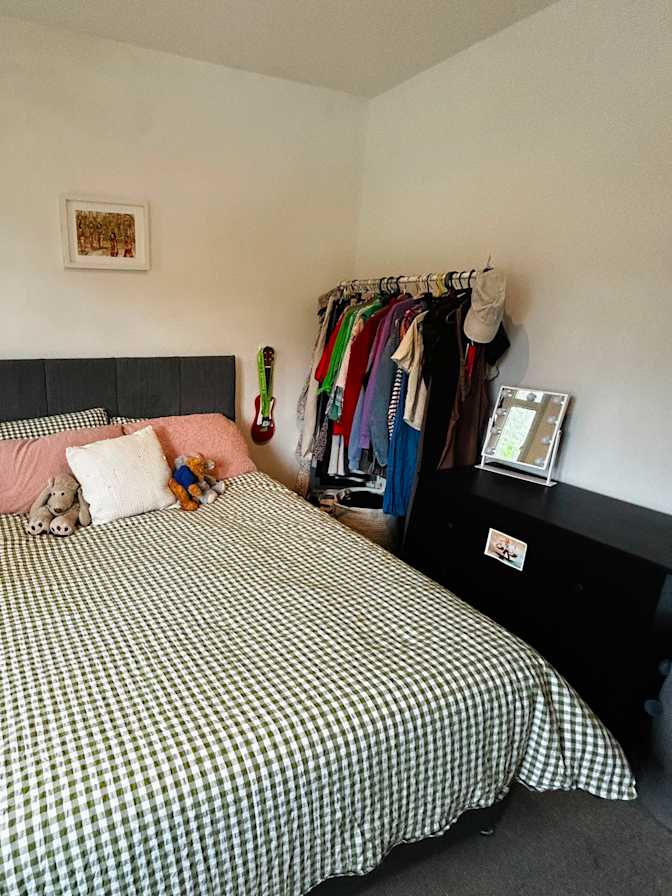 poppy fitzpatrick's room