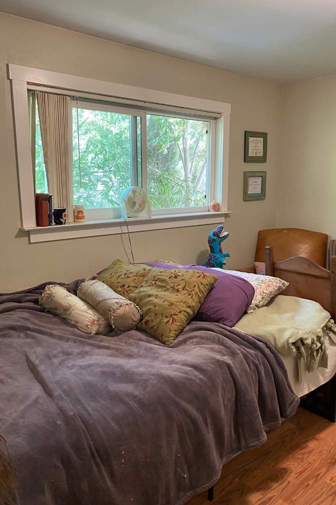 Zoe's room