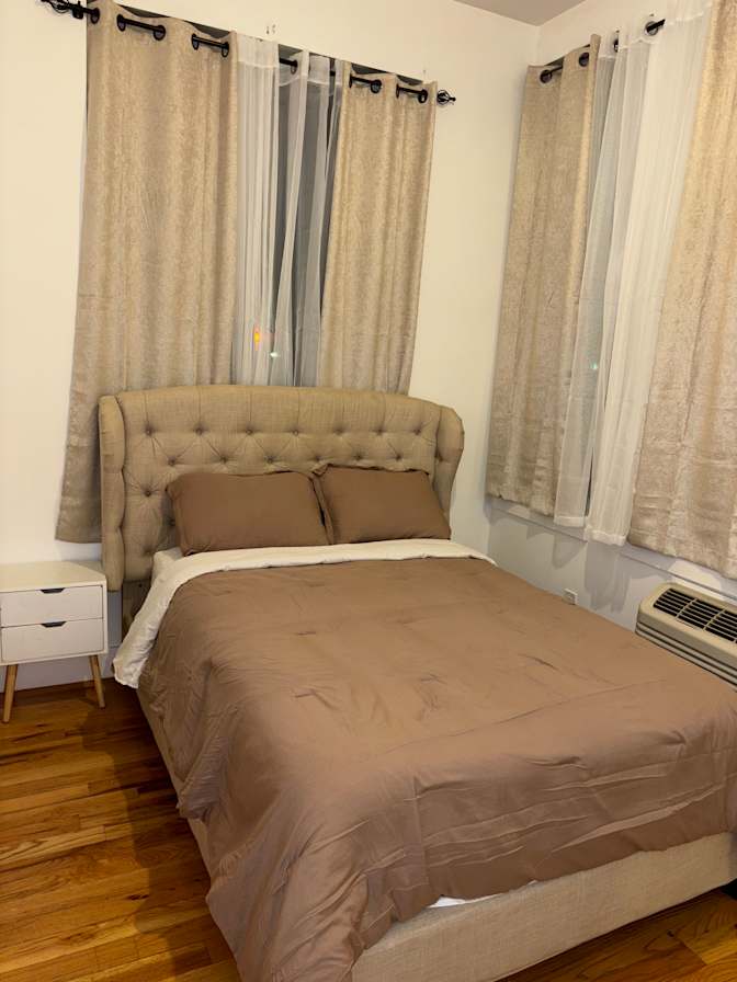 BROOKLYN APARTMENT SHARE LONG OR SHORT TERM's room