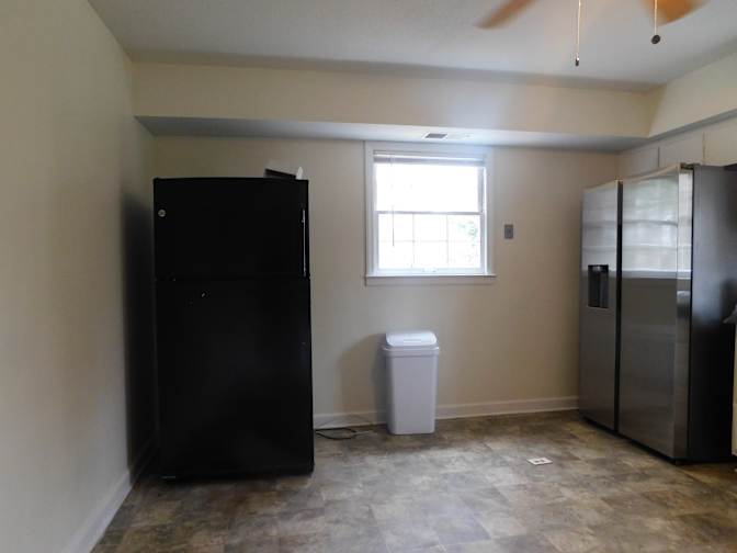 Carolina Realty Link's room