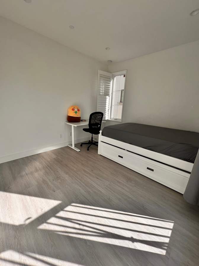 Cloverirvine's room