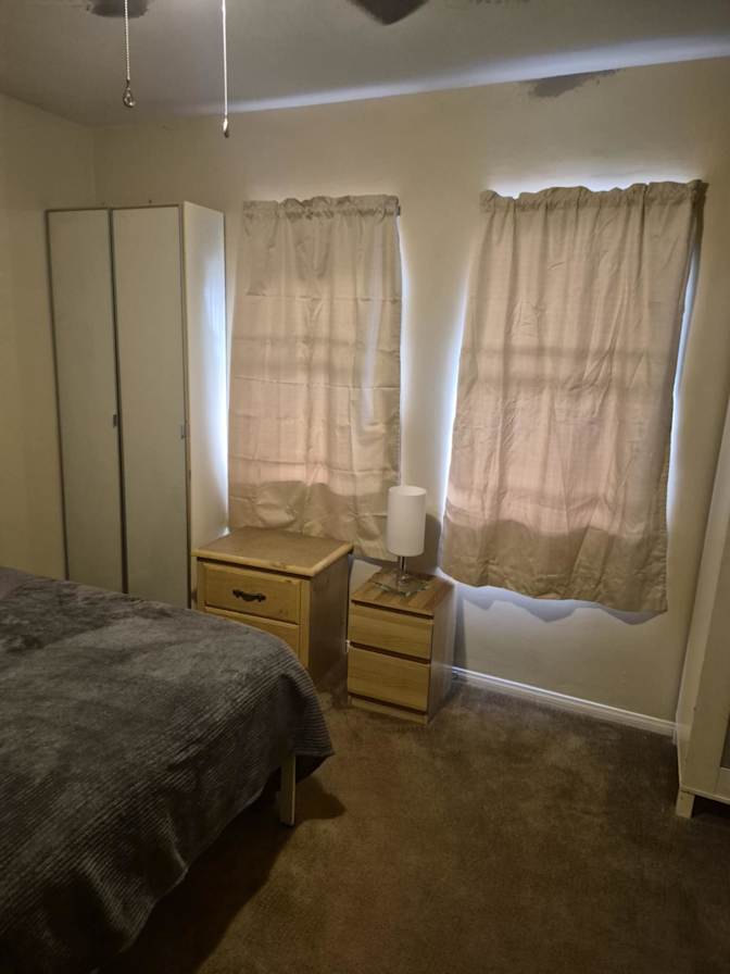 Leslie's room