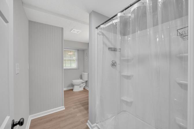 lifedoorrentals's room