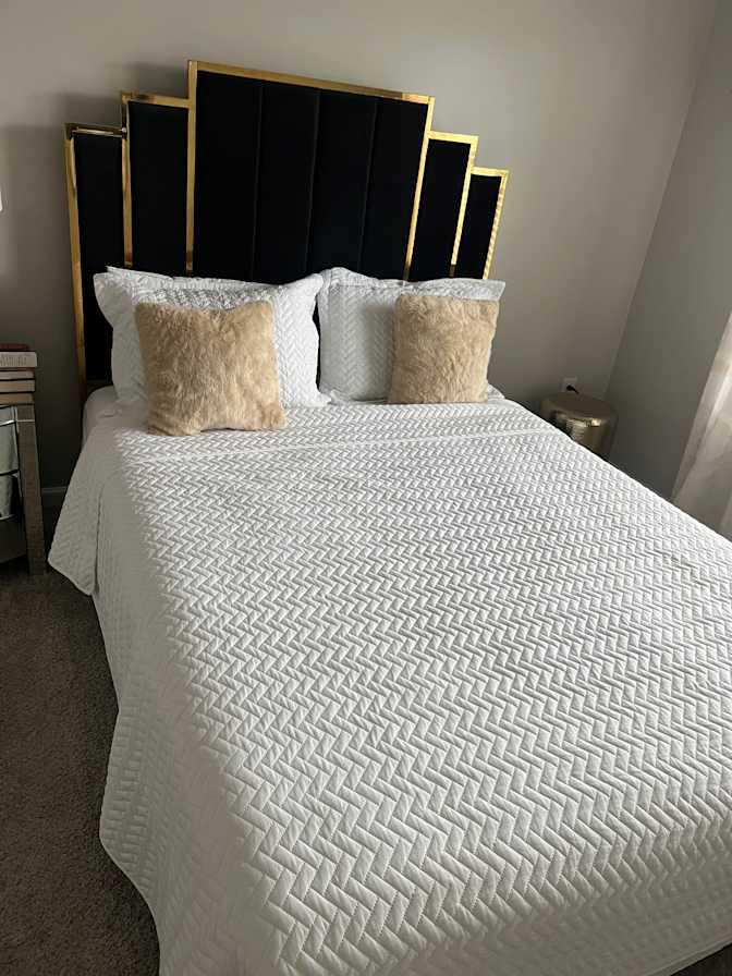 Kenisha Mcclymont Morris's room