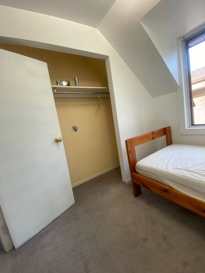 Issa's room