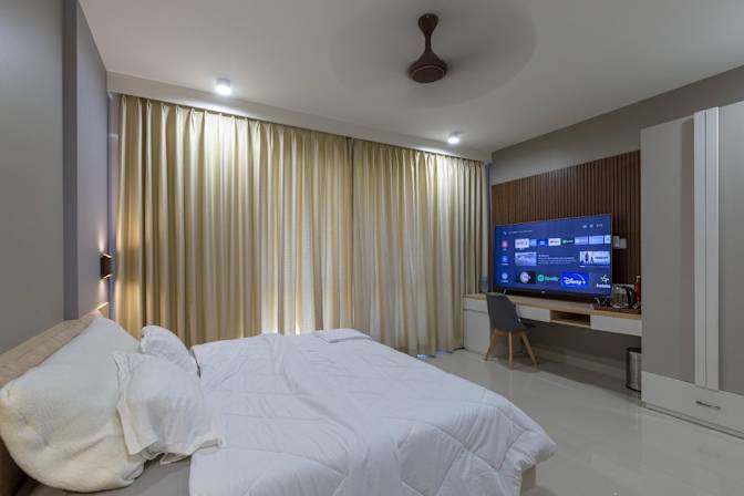 Farman's room