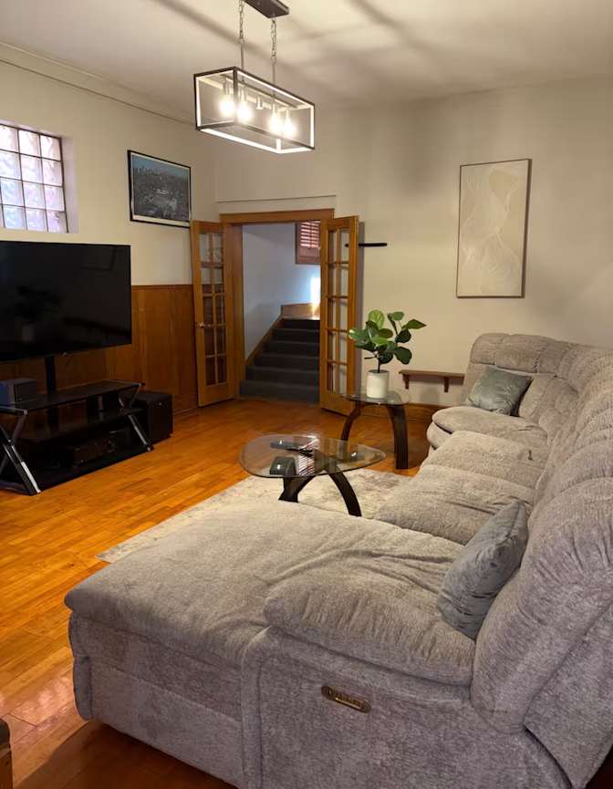 Sam's Company Holdings's room