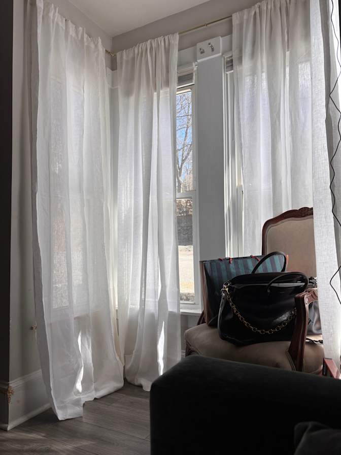 Amaris's room