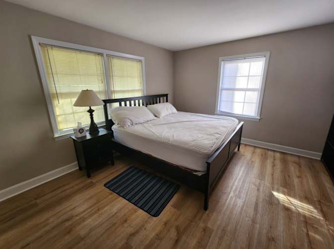 Alcove Rooms's room