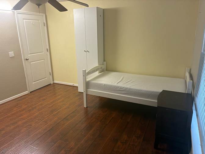 Binh's room