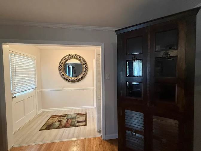 Alcove Rooms's room