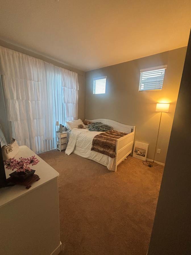 Yesenia Valdivia's room