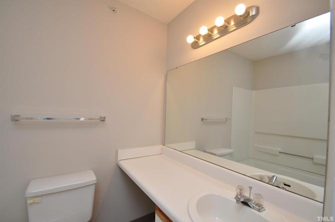 Alcove Rooms's room