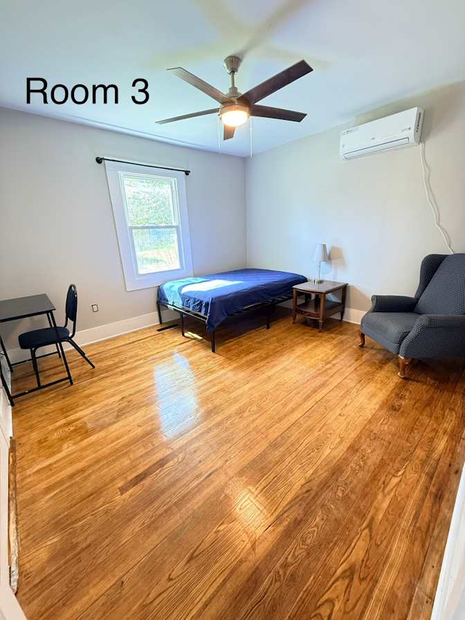 Darren Phillips's room