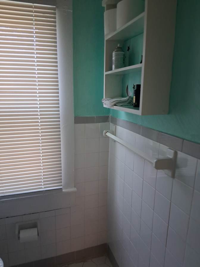 Glenda Elkins's room