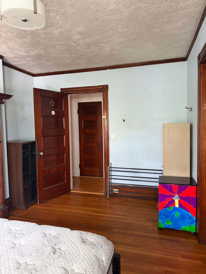 Erika San Miguel's room
