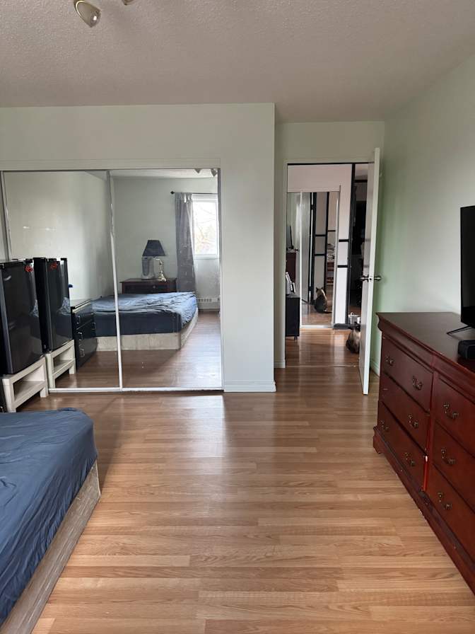 Elizabeth A Matthews's room