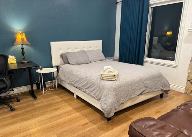 Jasmine Nguyen's room