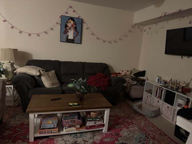 Kamilah M's room