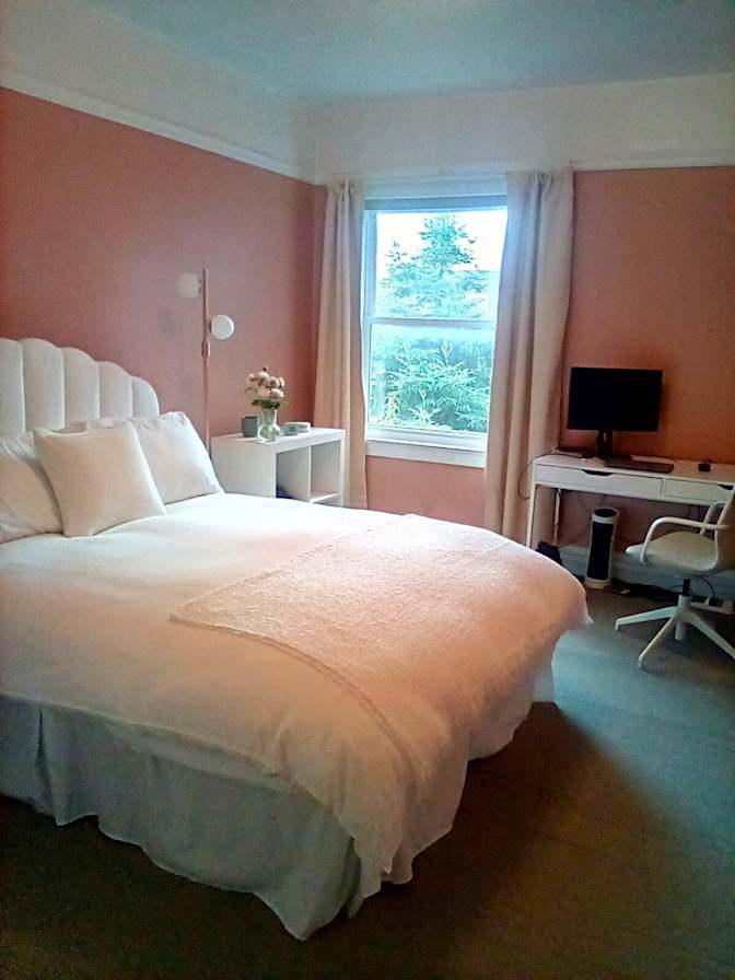 Elle's room