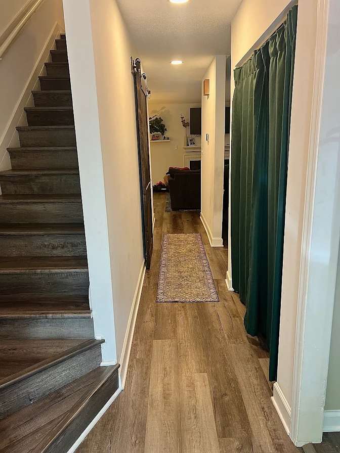 Alcove Rooms's room