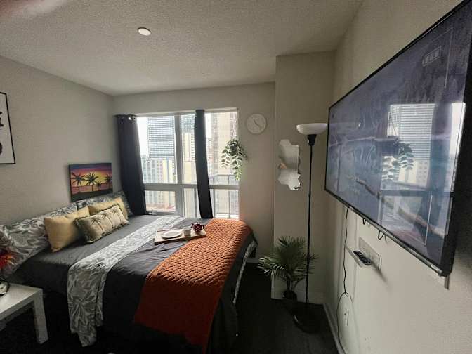 Alona's room