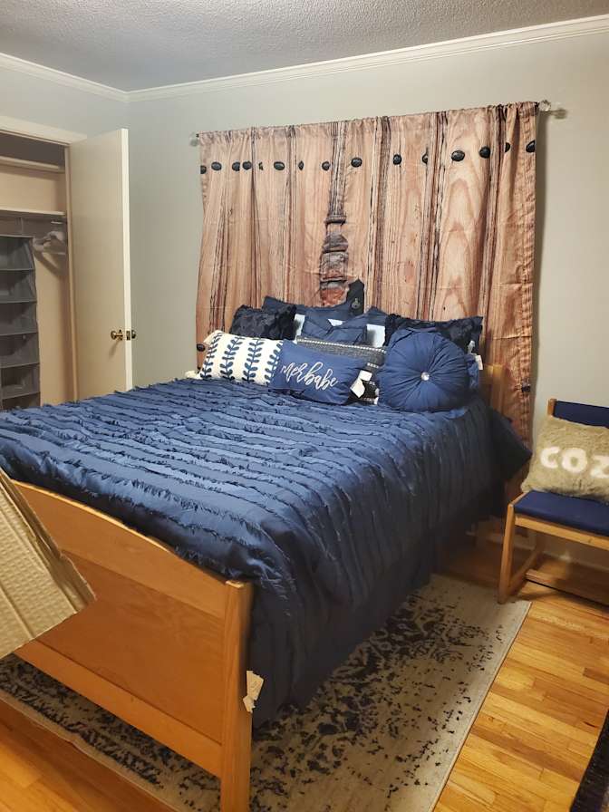 Zee's room