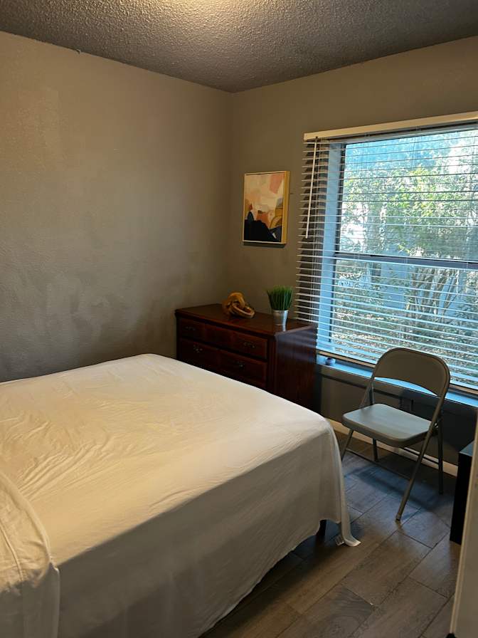 Natalie Thomas's room