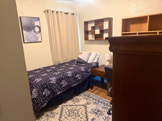 Heidi Jones's room