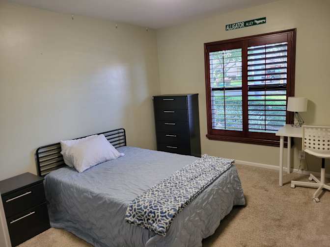 Jose's room
