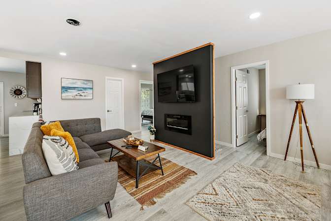 Eddie Masoumi's room