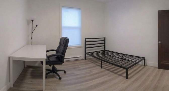 Leon's room