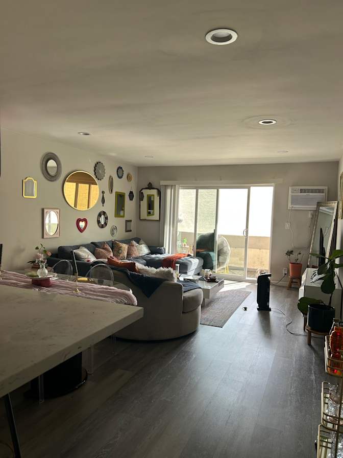 Claudia Guizar's room