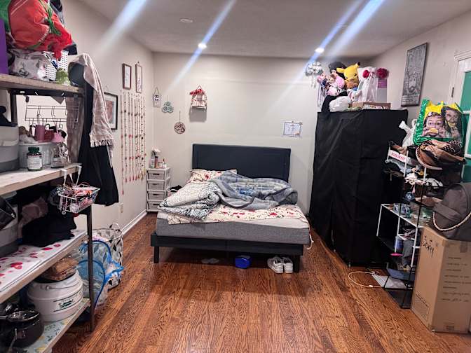 Divu's room