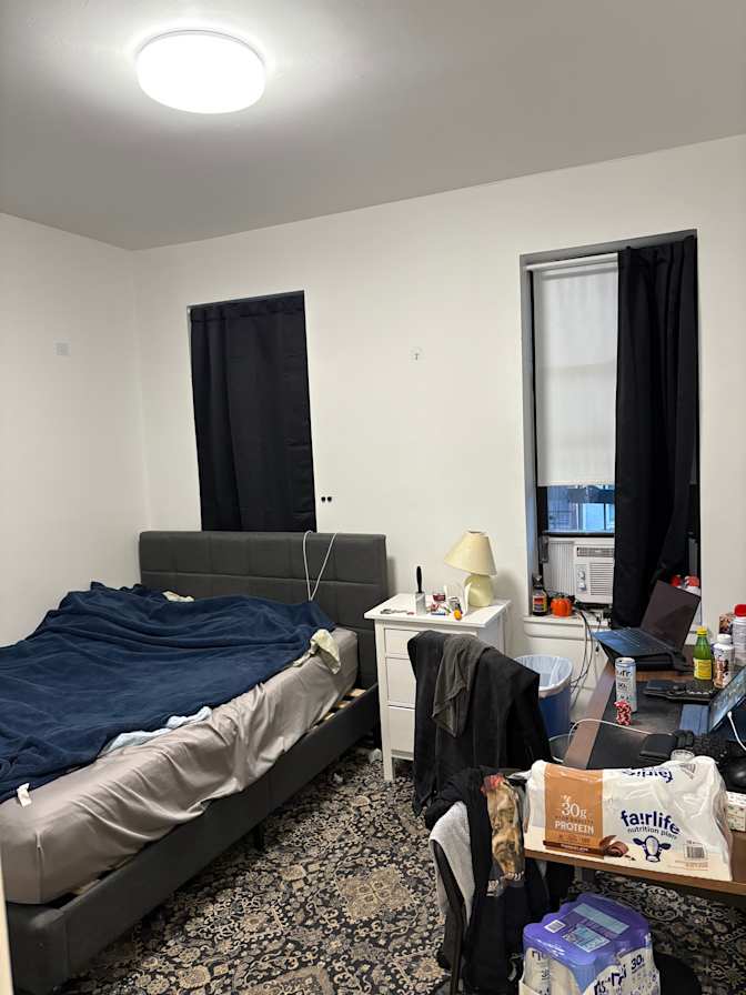 George Sheng's room